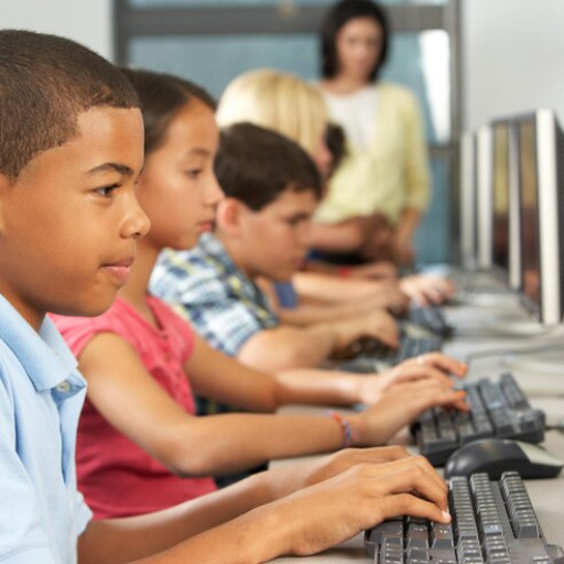 Imagem ilustrativa do curso de Informática na Educação